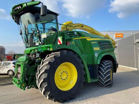 <strong>John Deere 8600i mit</strong><br />