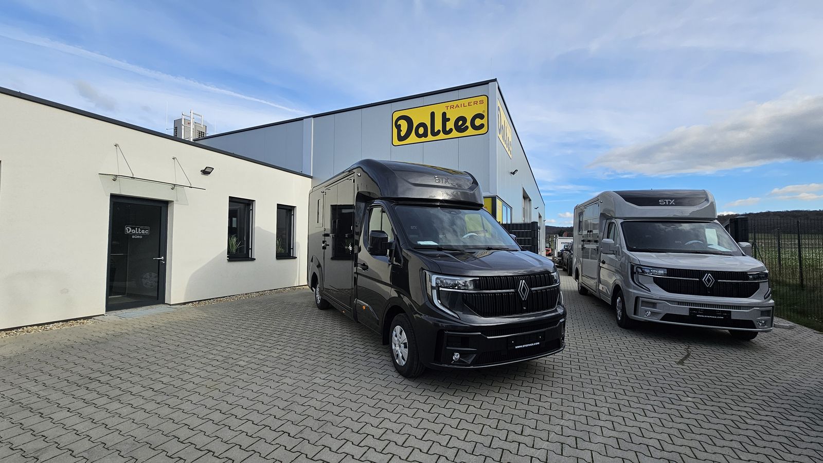 Renault Pferdetransporter STX 2