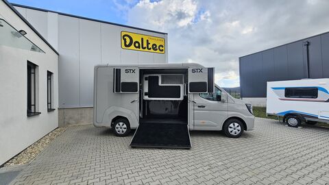 Renault Pferdetransporter STX