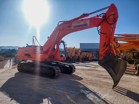 Doosan SOLAR 225NLC-V