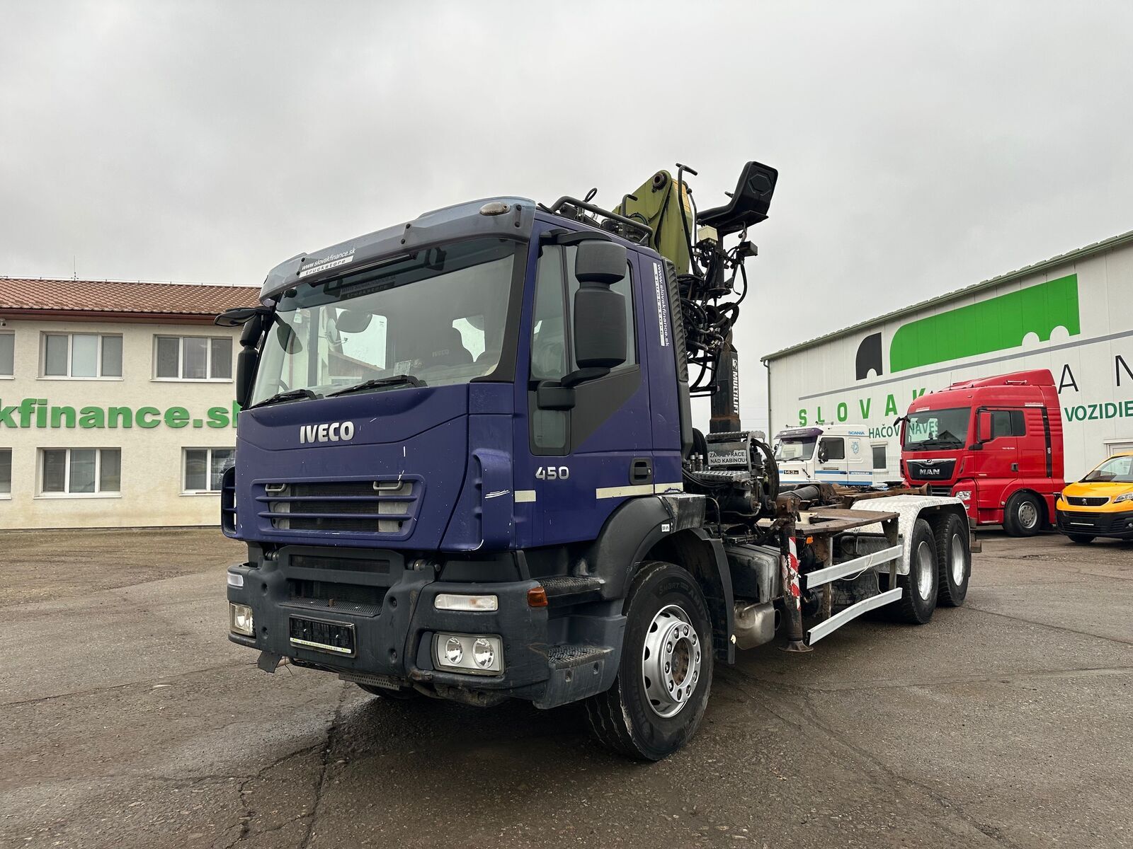 Iveco TRAKKER 450 6x4 hákový naťahovač kontajnerov VIN 2