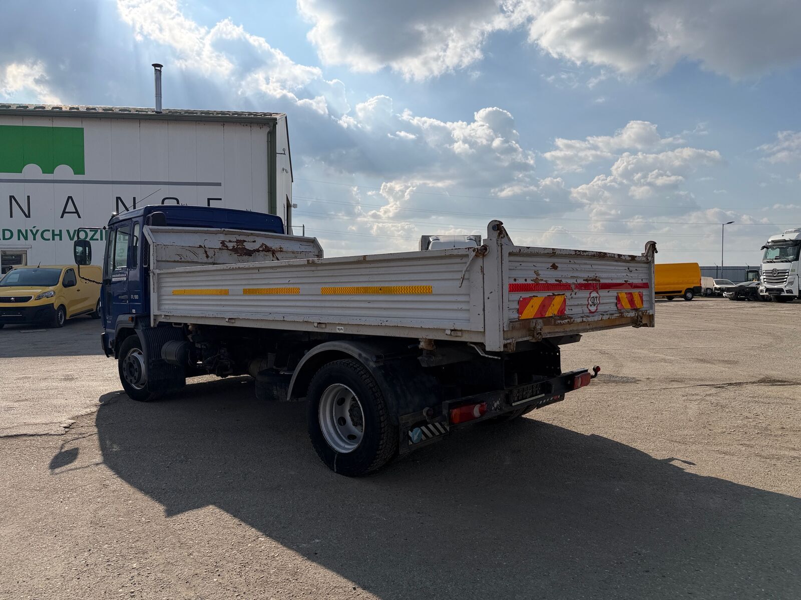 Volvo FL180 trojstranný vyklápač E2 VIN 042 3