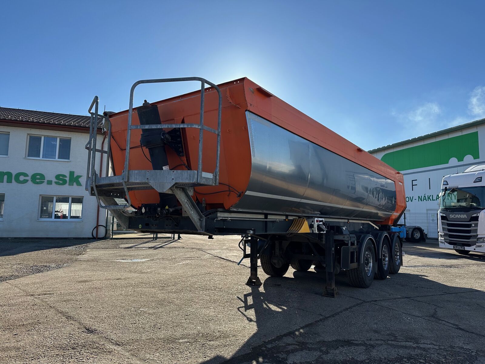 Schwarzmüller one-sided kipper 28m3 THERMOMULDE VIN 988 2