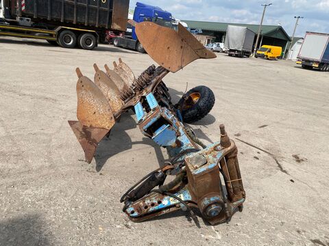 Sonstige PLUH VARI OPAL 2002 VIN 799