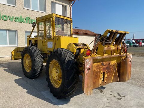 Sonstige 81-S lesný kolesový traktor štandard 4x4 VIN 523