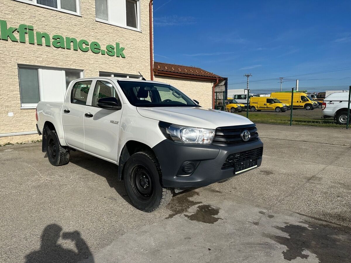 Toyota HILUX 2.4 diesel 4X4 Double Cab VIN 615 2