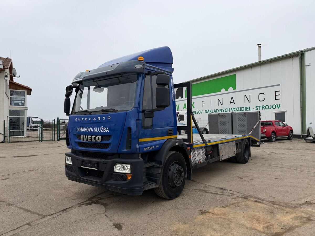 Iveco EUROCARGO VIN 989 2