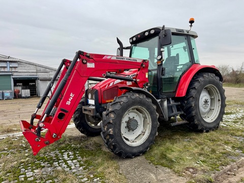 Massey Ferguson 5445 Dyna-4