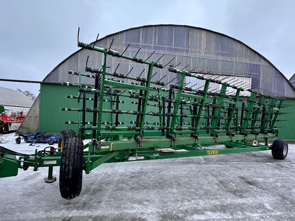 Veles Agro BT 18 - Strohstriegel 2