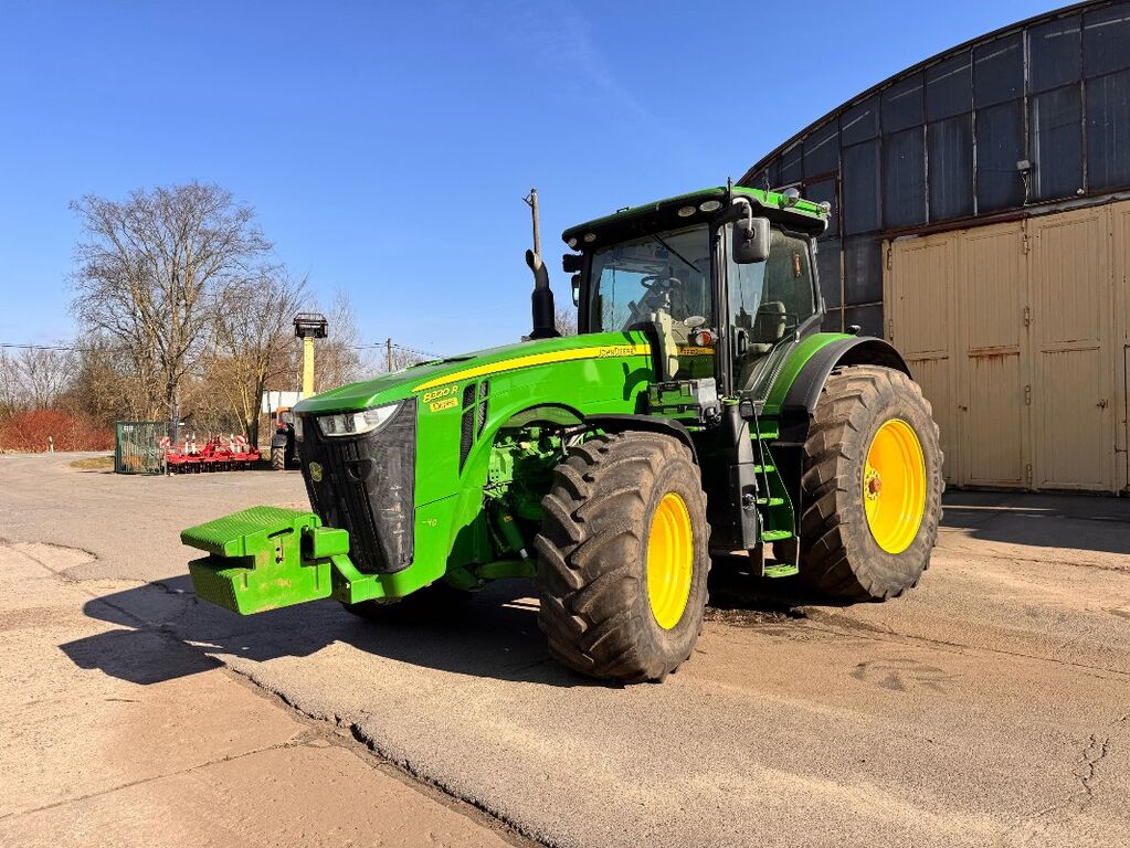 John Deere 8320R # e23 2