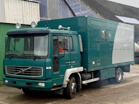 Volvo FL220 4x2R Viehtransporter