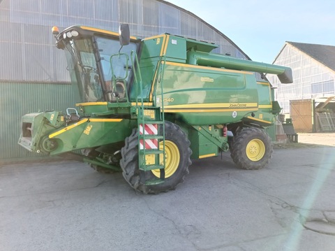 John Deere W540 