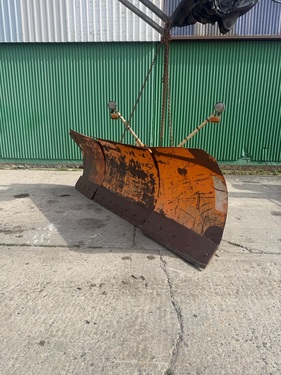 Fortschritt W50/ZT 300 Schneeschild
