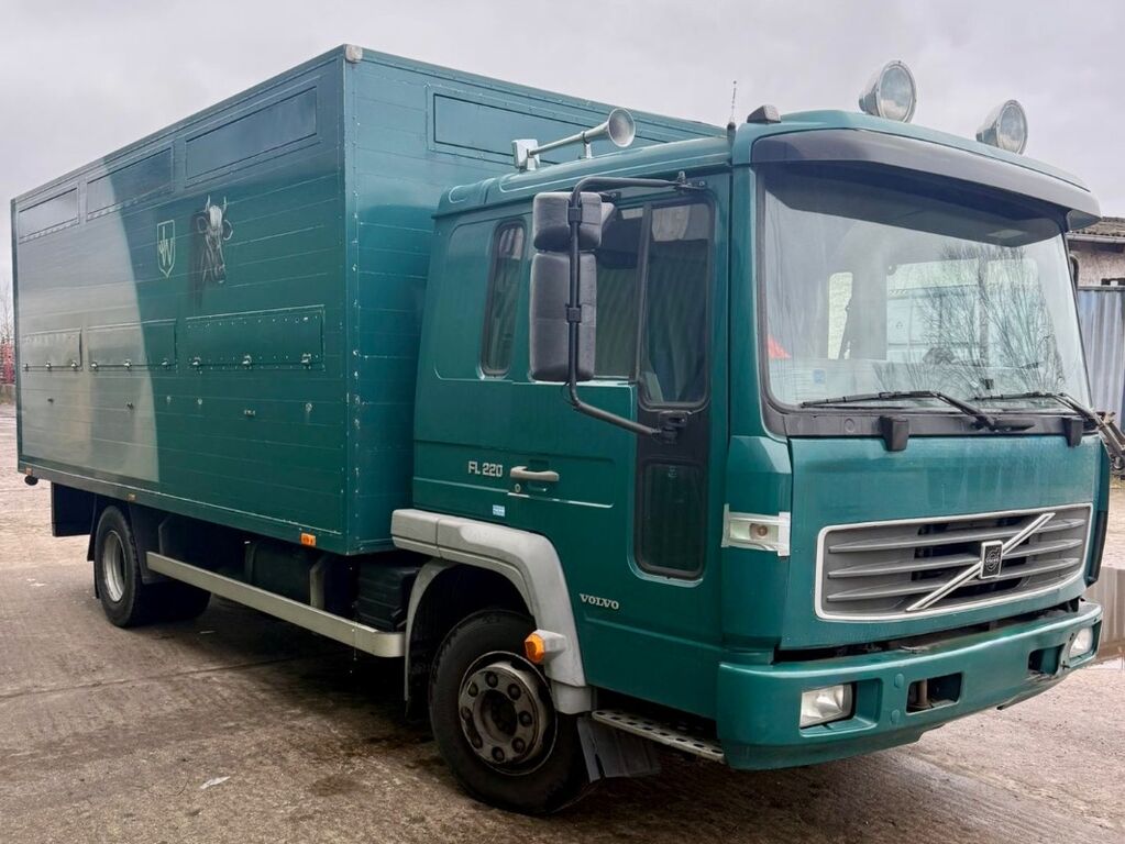 Volvo FL220 4x2R Viehtransporter 3