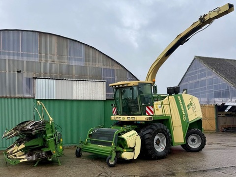 Krone Big X 650 + Vorsatzgeräte
