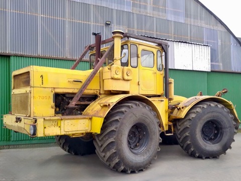 Kirovets K700A