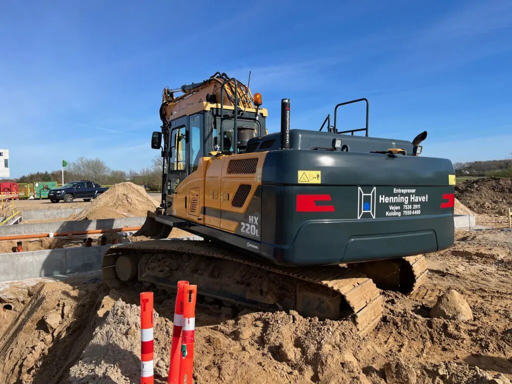 Hyundai HX220L  Velholdt maskine, med Rotortilt, S70 ski 3