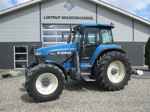 New Holland 8670