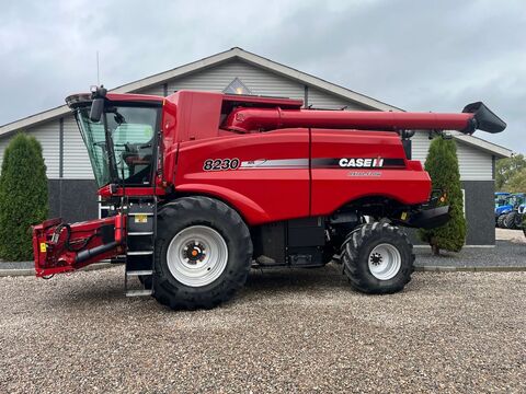 Sonstige Axial Flow 8230 Med 2 sideknive