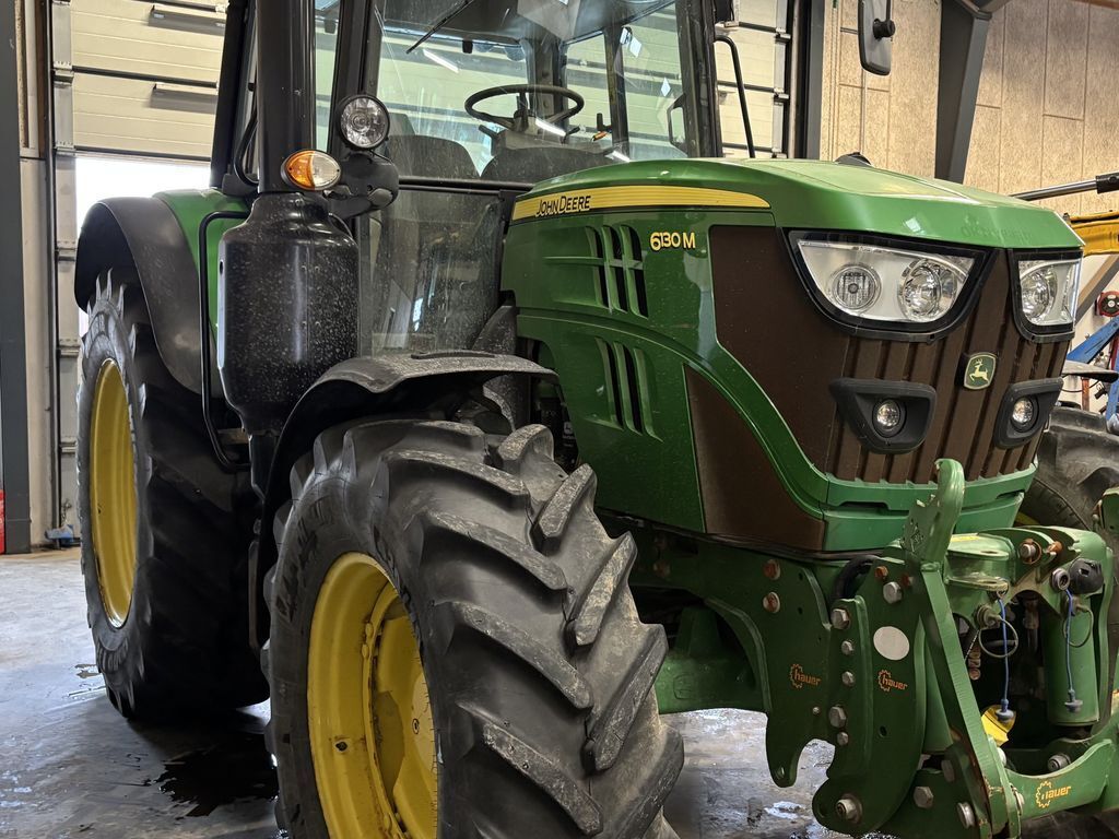 John Deere 6130M 2
