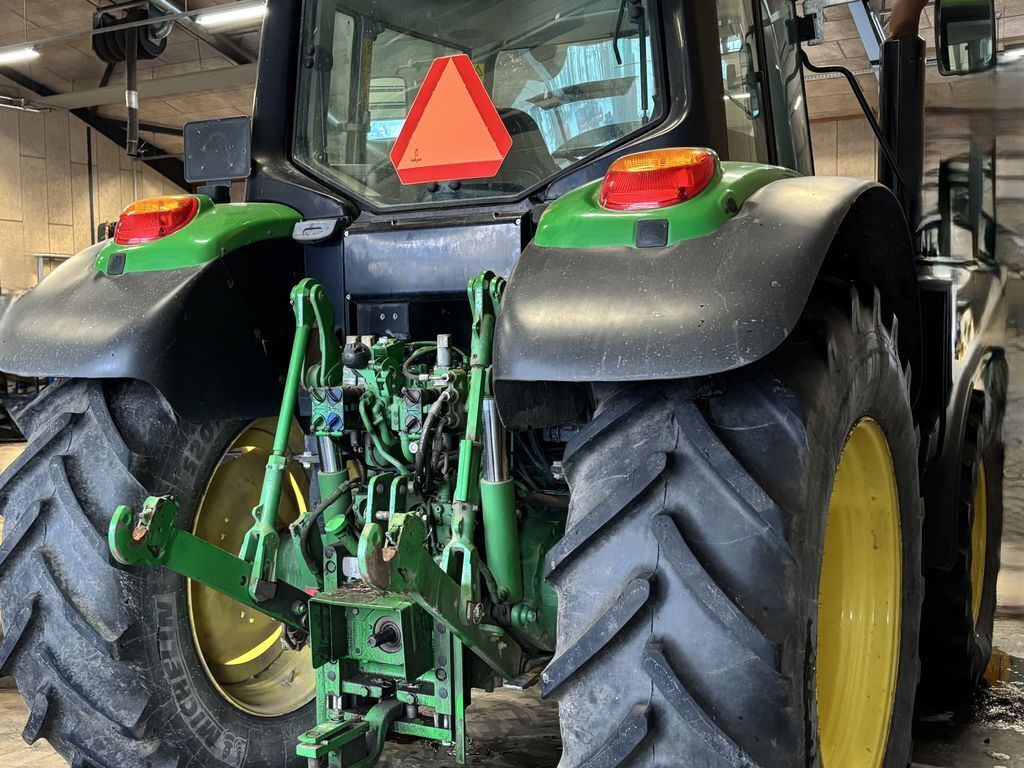 John Deere 6130M 3