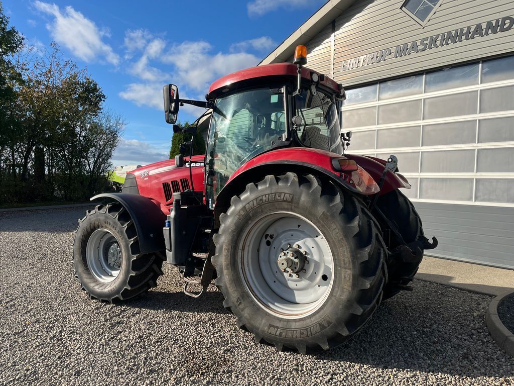 Case IH PUMA 185 CVX Med frontlift RED Model 3