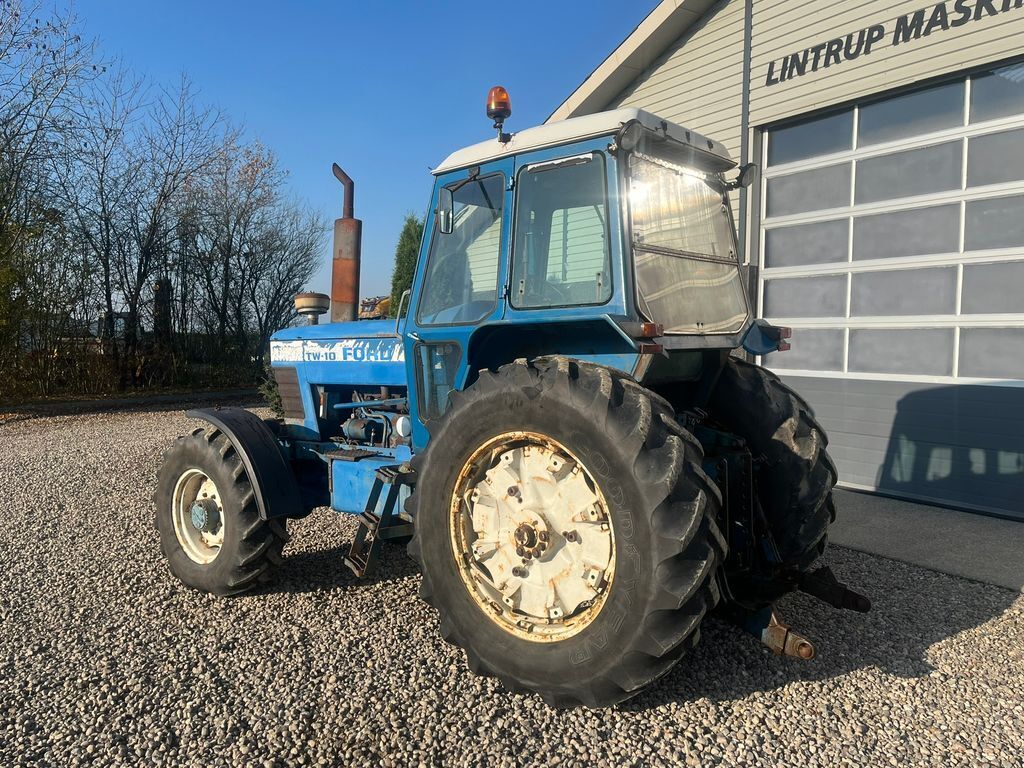 Ford TW10 3