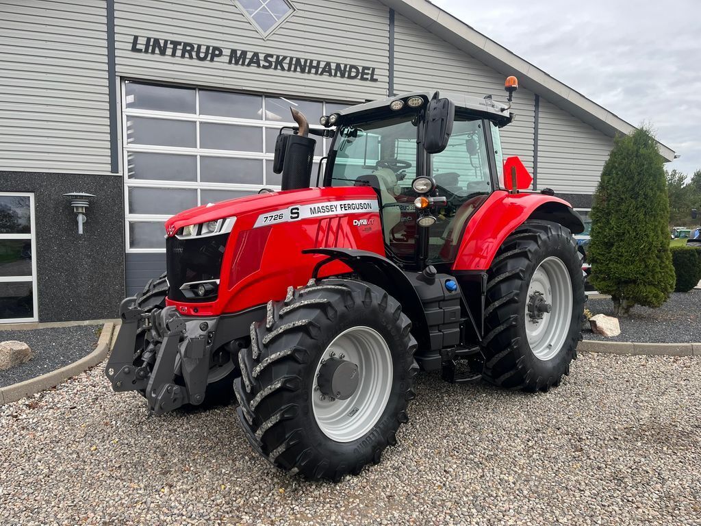 Massey Ferguson 7726 S DynaVT Med frontlift 2