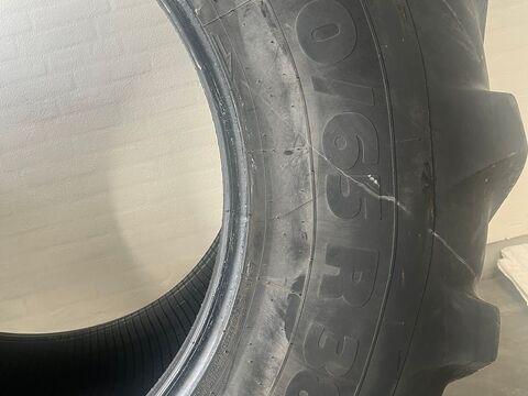 Michelin 650/65 R38
