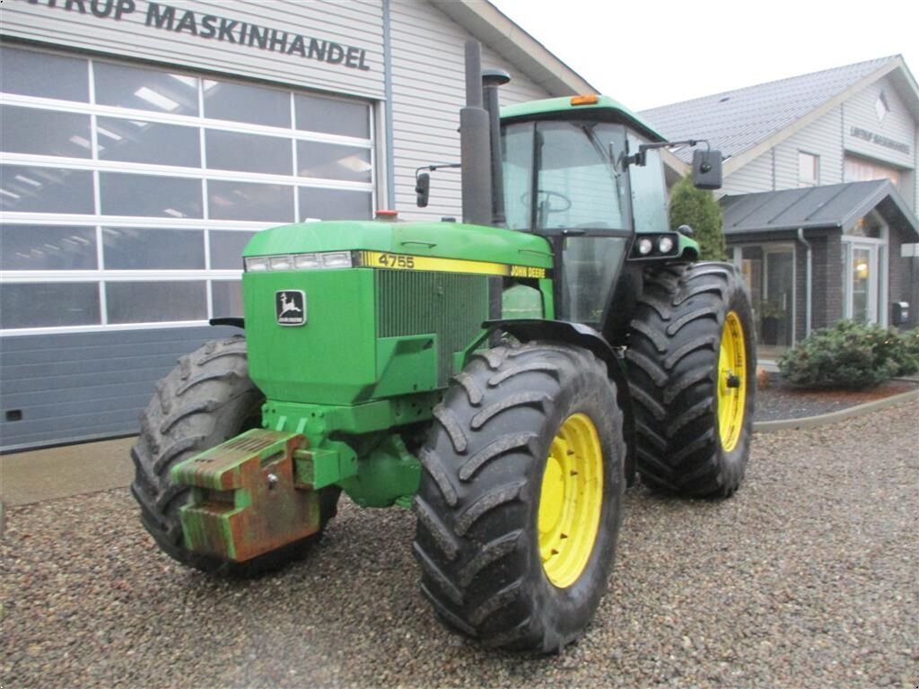John Deere 4755 En rigtig kraftkarl med den store 7,6L moto 3