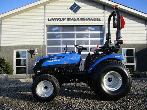 SOLIS S26 Shuttle XL 9x9 med store brede Turf hjul på