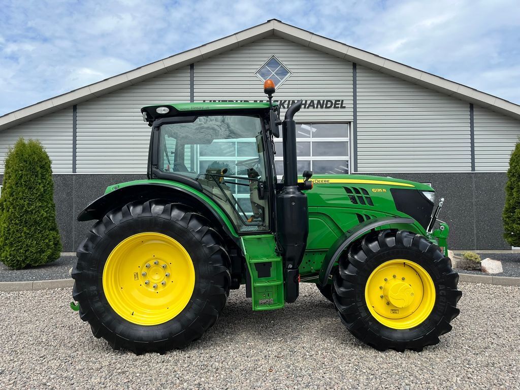 John Deere 6135R 2