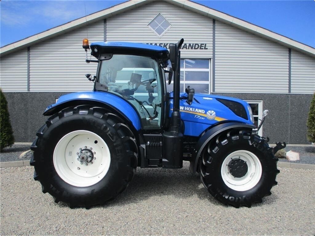 New Holland T7.230 AutoCommand 2