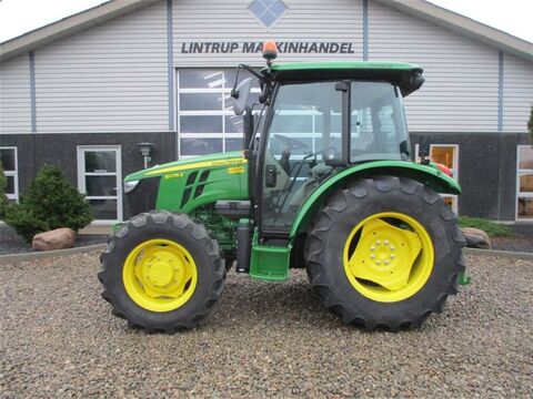 John Deere 5075E  med koblings frit vendergear ved rattet o