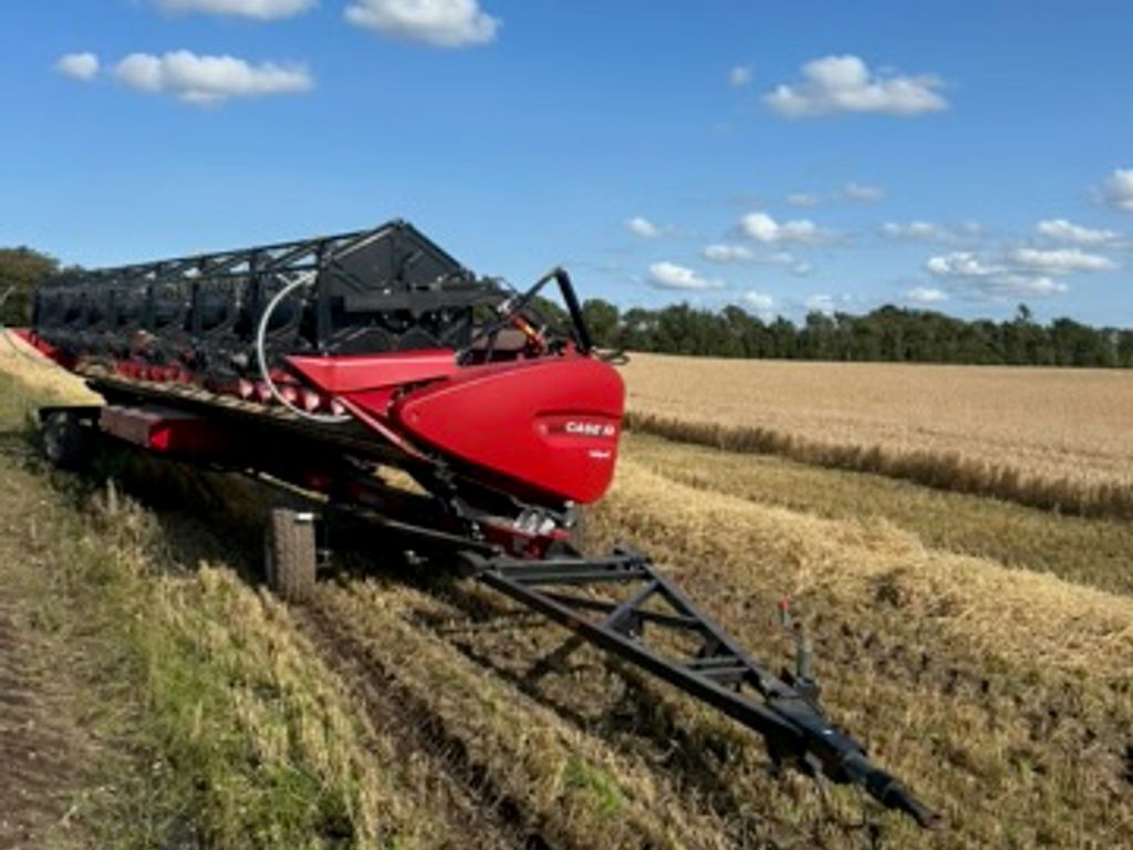 8250 Axial-Flow med 35fod Varicut skærebord. Dan 2
