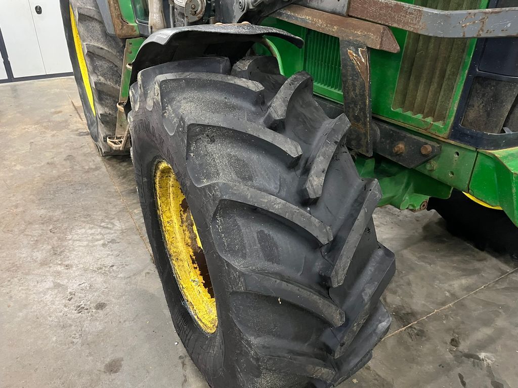 John Deere 6506 Med frontlæsser og vendegear ved rattet sam 3