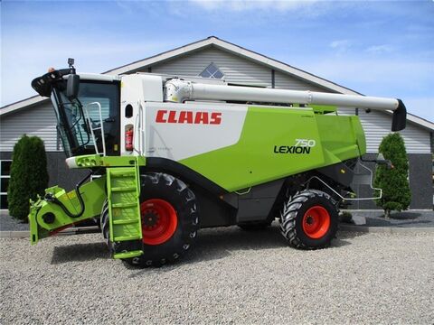 Claas LEXION 750 Gårdmaskine med valgtfrit skærebord V