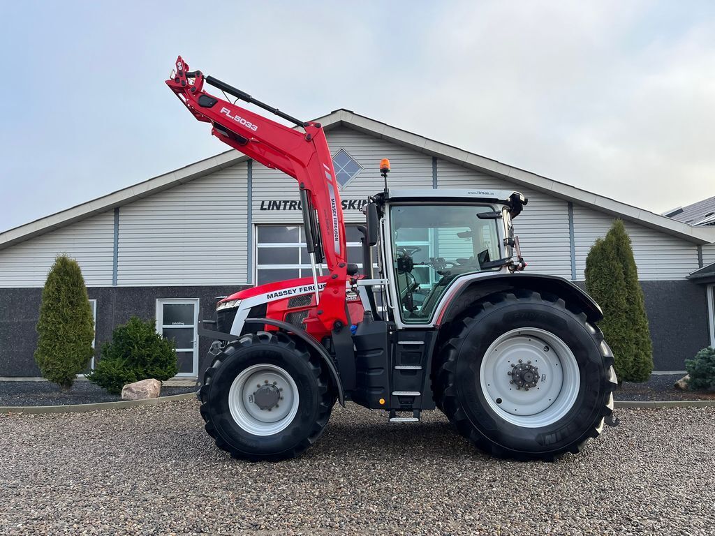 Massey Ferguson 8S.245 Med stor frontlæsser. Dyna 7 Efficient. K 2