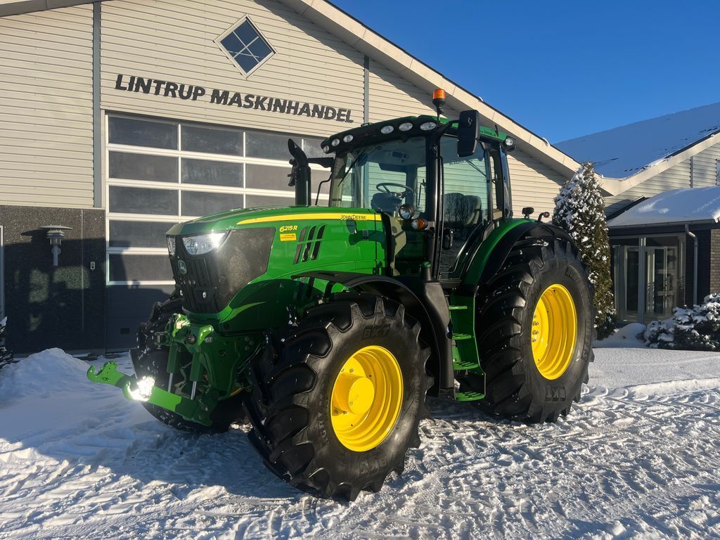 John Deere 6215R 2