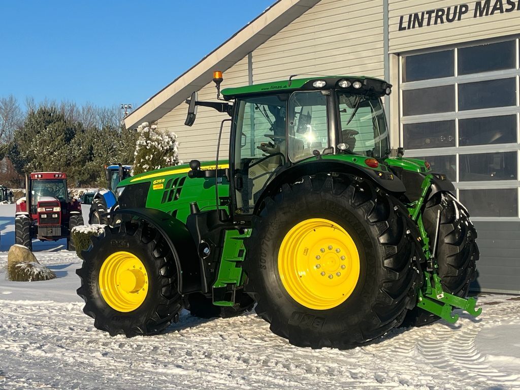 John Deere 6215R 3