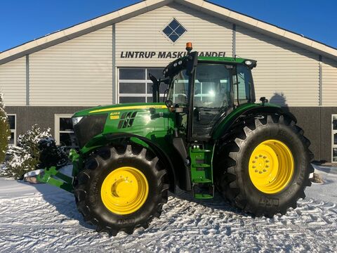 John Deere 6215R