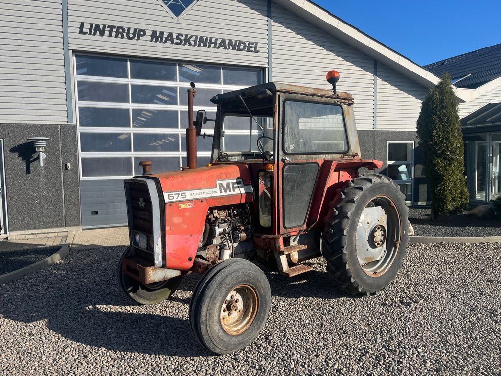 Massey Ferguson 575 8 gears model 2