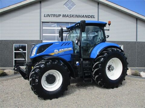 <strong>New Holland T7.230 </strong><br />