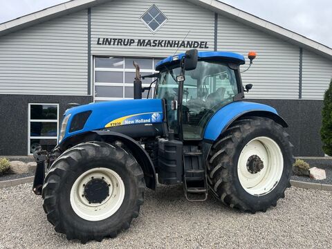 New Holland T7030 SS med frontlift