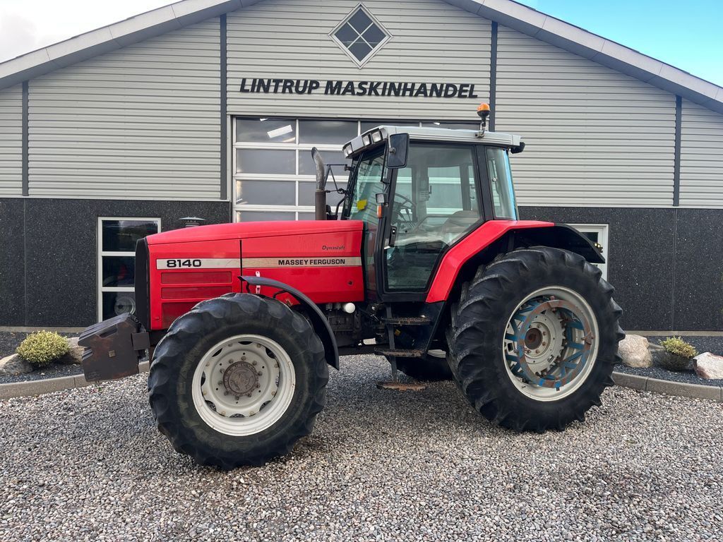 Massey Ferguson 8140  1
