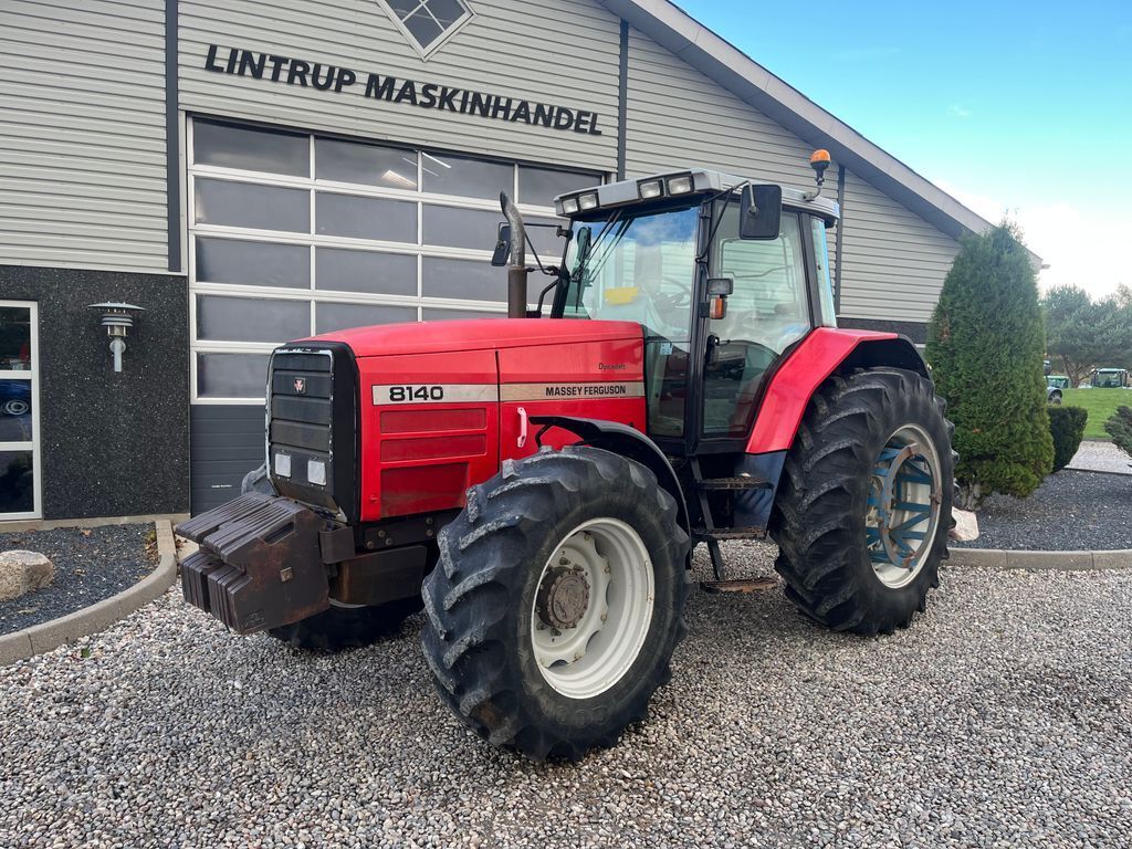 Massey Ferguson 8140  2