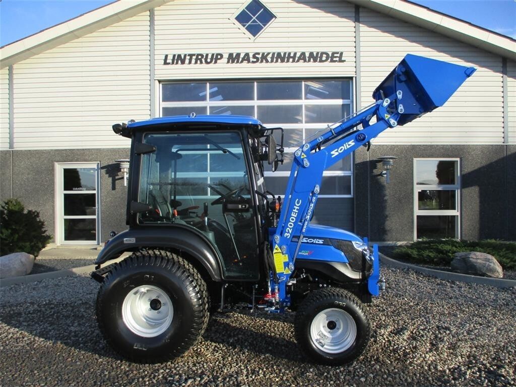 Solis H26 HST Med kabine, Turf hjul og frontlæsser 3