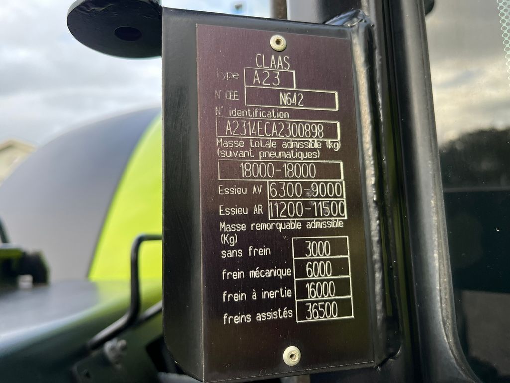 Claas Axion 930 CMatic Med næsten nye dæk, frontlift o 2