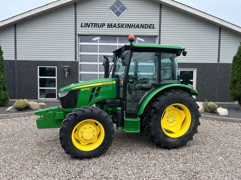 John Deere 5075E