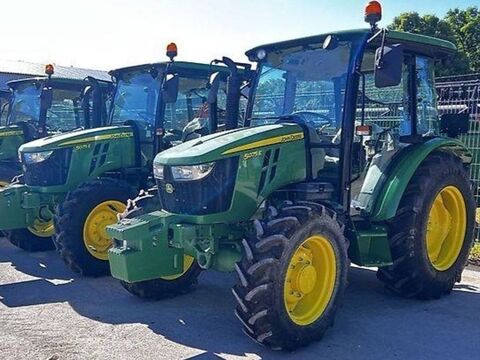John Deere 5075E